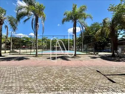 Vista da quadra na Praça  em frente .