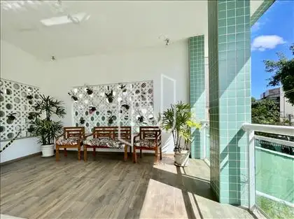 Lounge. 