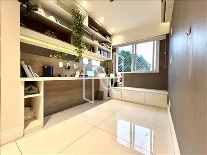 terceiro quarto transformado em escritório