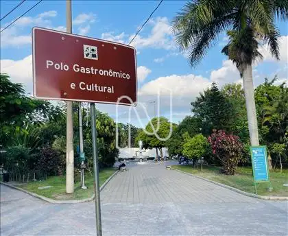 Praça Iaiá Garcia.