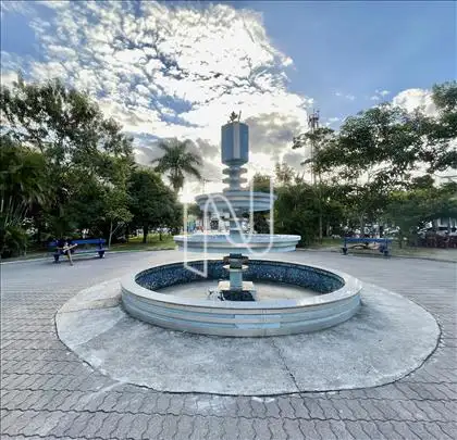 Praça Iaiá Garcia.