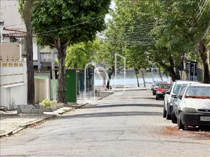 Vista da rua para orla. 