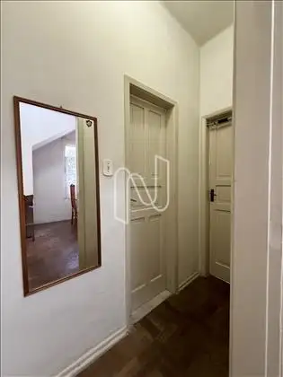 Acesso ala íntima/térreo.