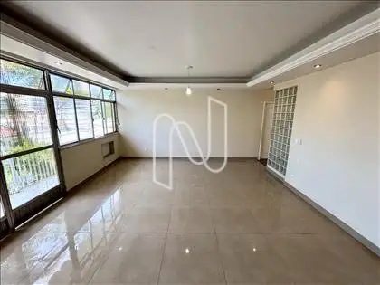 Sala com acesso a varanda  