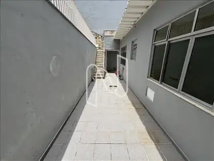  Varanda de fundos com acesso a piscina