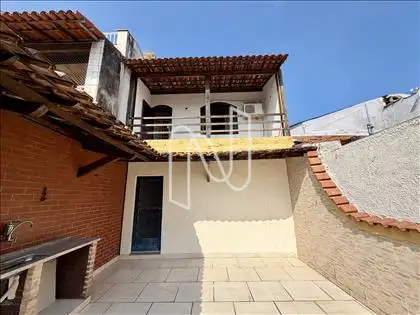 Fachada 1° e 2°andar.