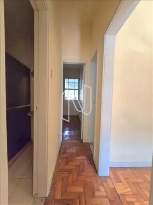 Hall de acesso aos quartos, cozinha, banheiro