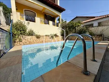 Piscina.