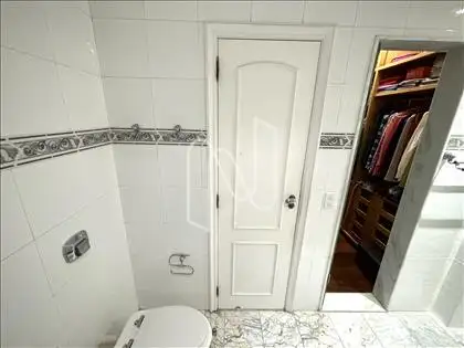 Banheiro Suíte Master com closet