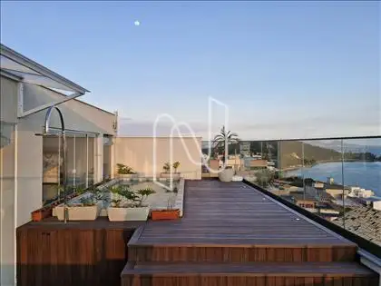 Piscina com deck ducha