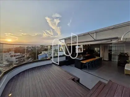 Piscina com deck ducha