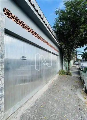Entrada da garagem. 