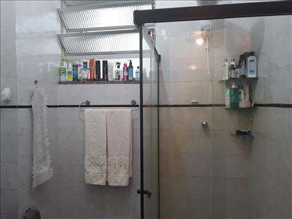 Banheiro Social com Box Blindex