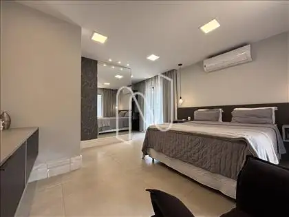 Suíte master com closet e escritório