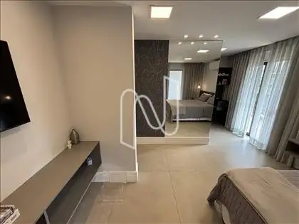 Suíte master com closet e escritório