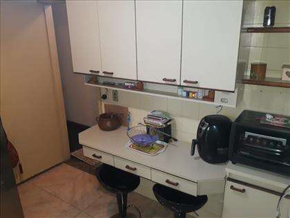 Cozinha com armários embutidos