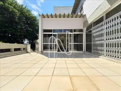  Área de frente 