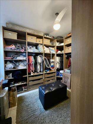 Quarto 2/ Closet. 