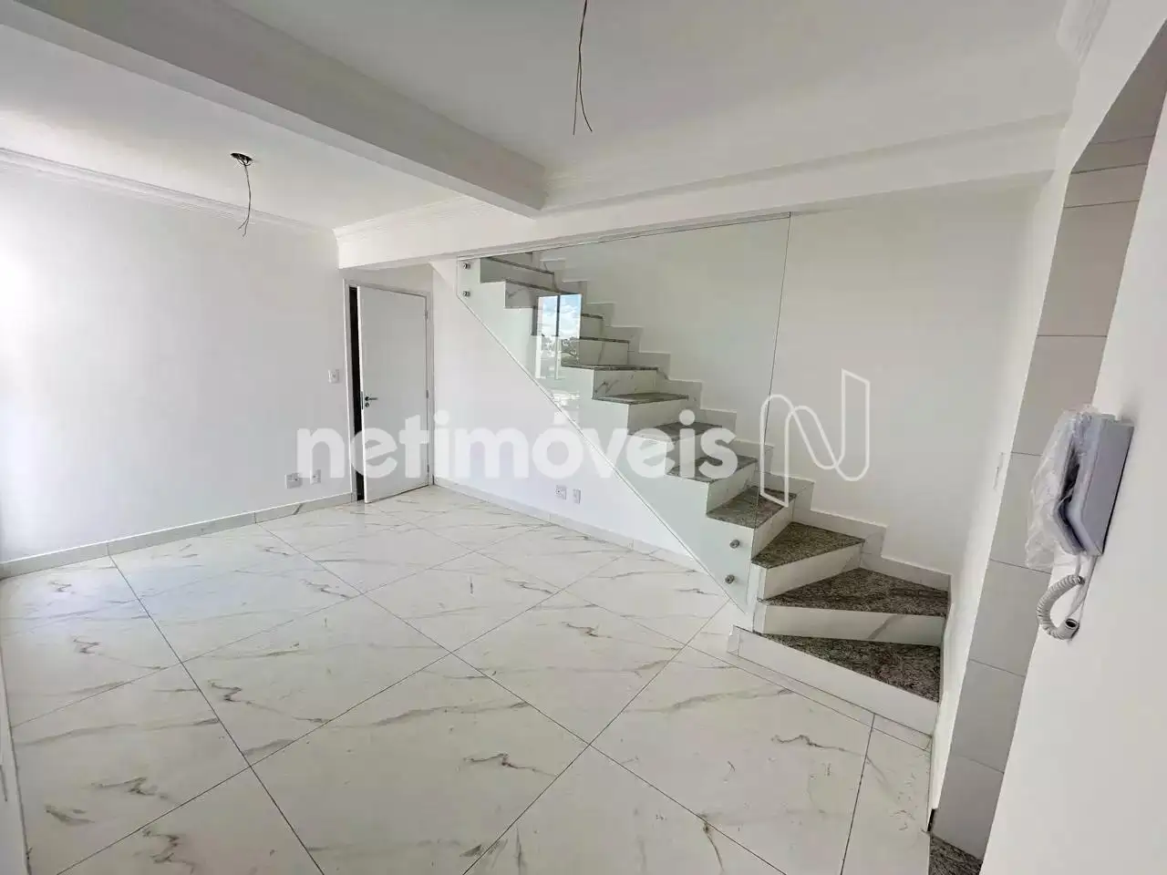 Cobertura para comprar com 50 m², 2 quartos, 1 banheiro, 2 vagas em Rua Diva, Rio Branco, Belo Horizonte