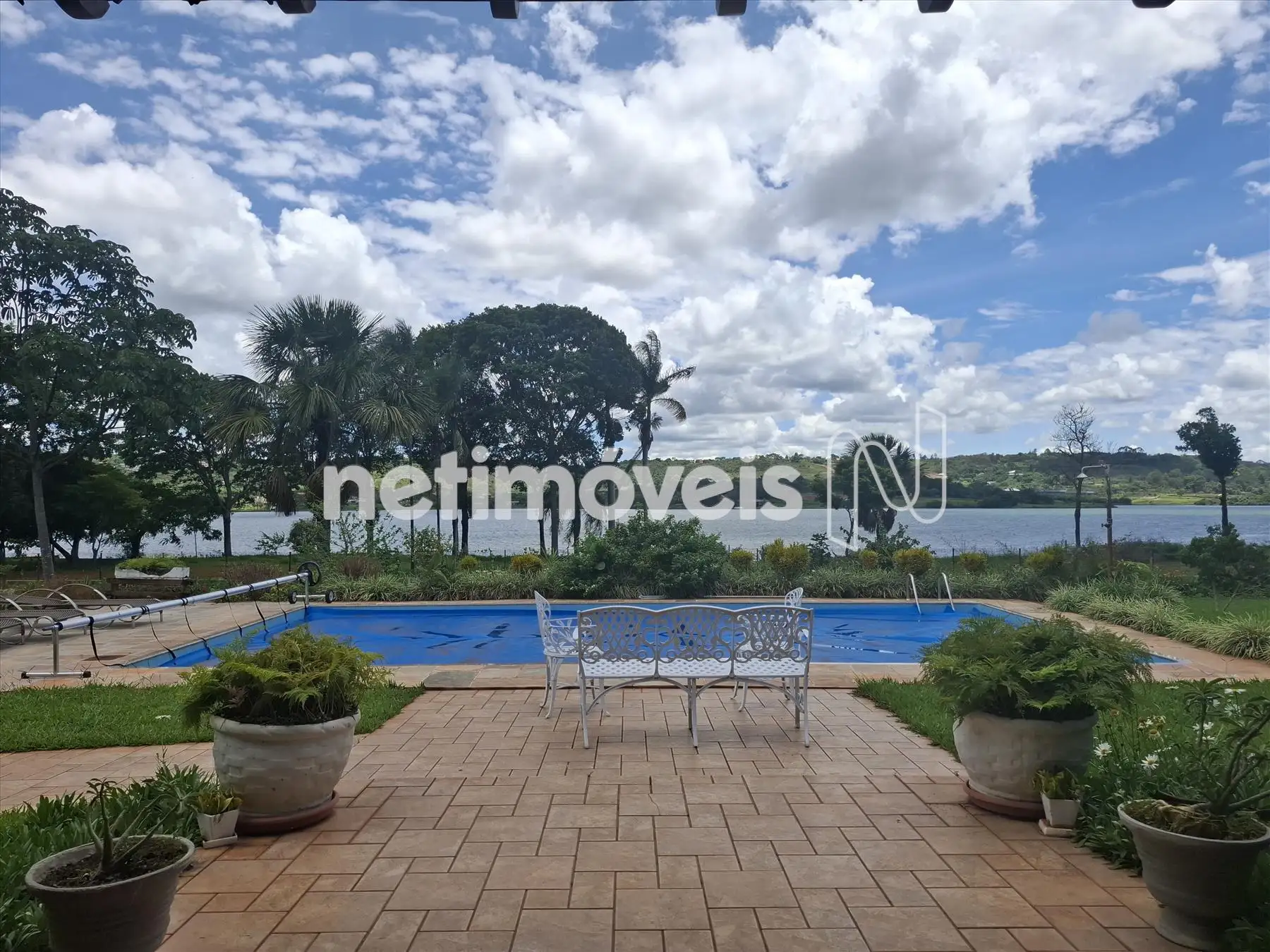 O lago no seu jardim