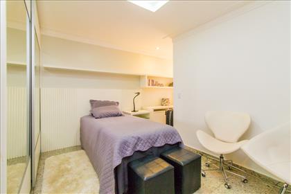 12- Suite 01