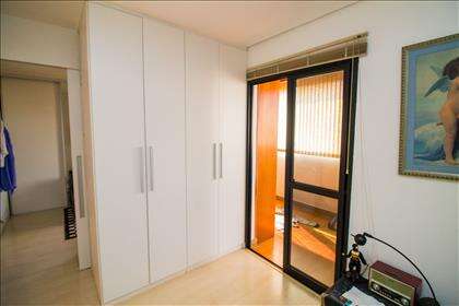 12 - Quarto 2 outro ângulo.jpg