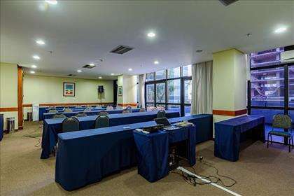02 - Sala Ampla de 72m².jpg