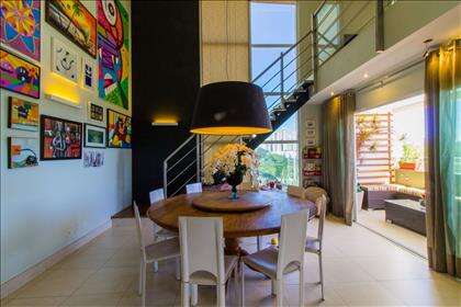 06 - Sala com pé direito duplo.jpg