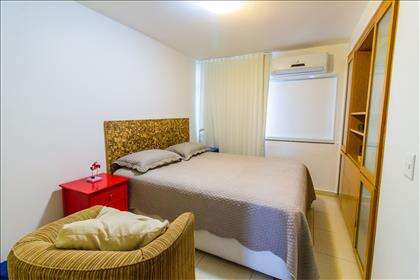08 - Quarto 02 amplo.jpg