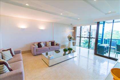 04 - Piso em marmore crema marfil.jpg