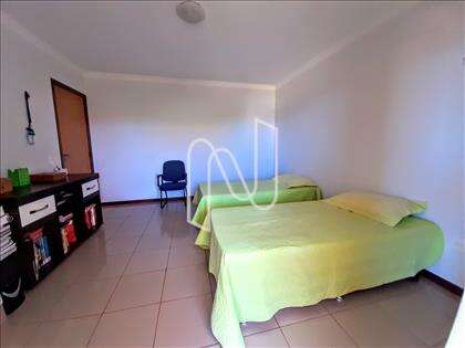 CONFORTÁVEL QUARTO