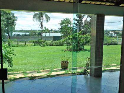 Varanda com vista para o lago