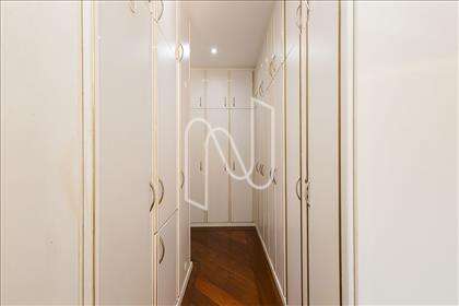 Closet - quarto 01 