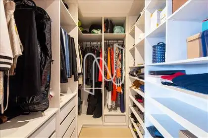 Closet  