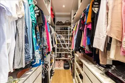  Closet 