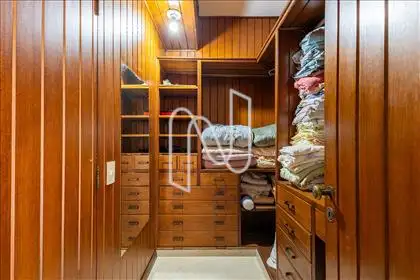 Closet - Quarto 3  