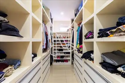 Quarto 2  l Closet 
