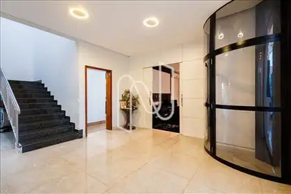 hall da escada e elevador