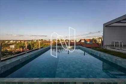 PISCINA 