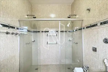  Suite