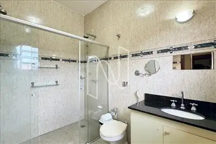  Suite