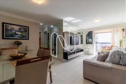  Sala de TV e sala de jantar