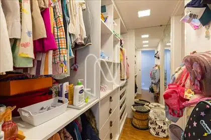  Closet