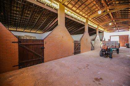  Pavilhão de baias