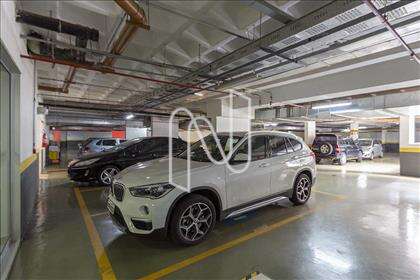 Garagem rotativa