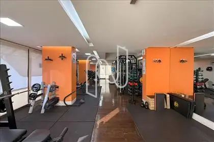  Academia
