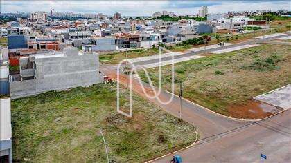 LOTE - LATERAL - VISTA PRÓXIMA 