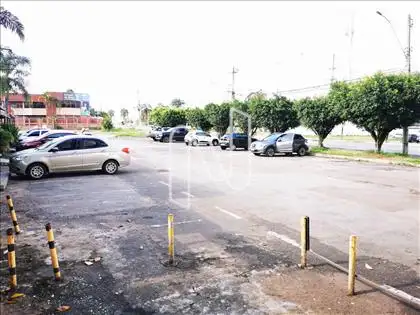 ESTACIONAMENTO - LADO 