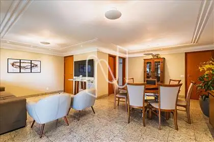 Sala de estar, TV e jantar 