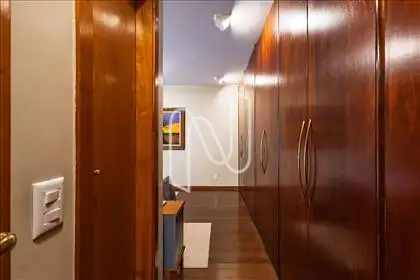 Suíte principal - Corredor de acesso 